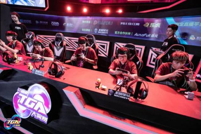 在现代足球 在现代足球