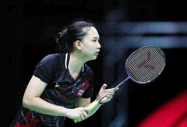 足球运动中 足球运动中