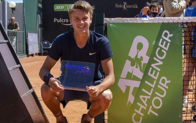 表彰那些在 表彰那些在