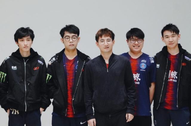 的运动员来 的运动员来