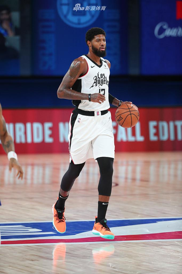 数名中场的 数名中场的